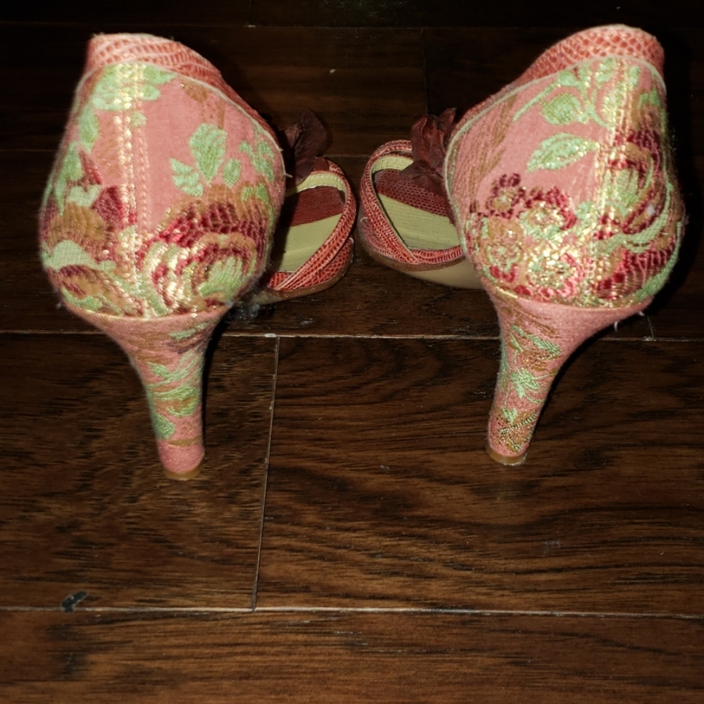 Shoes - Picture 2 of 3